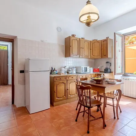 3 Bedroom Lovely In Torza