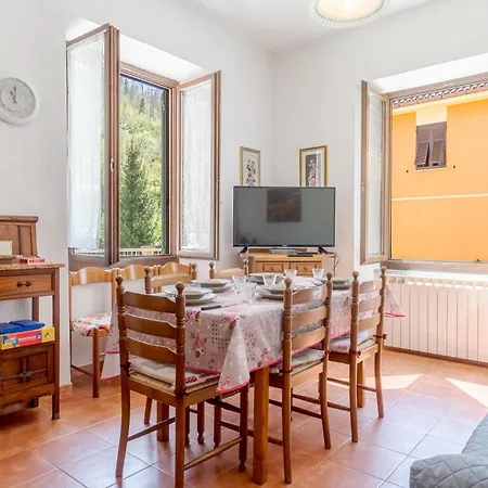 3 Bedroom Lovely In Torza Vakantiehuis *